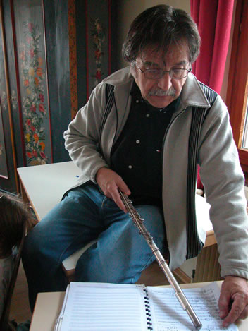 Gérard Garcin durant une répétition. Photo : F. Hauwelle