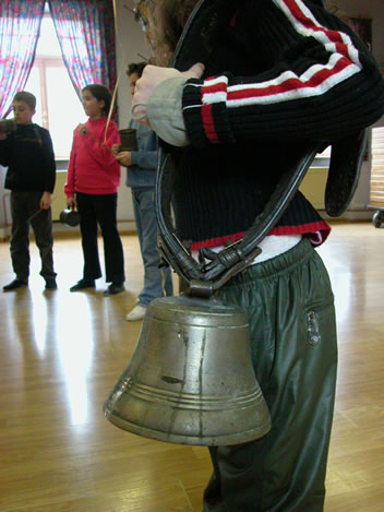 Les enfants et leur instrument lors des répétitions. Photo : F. Hauwelle