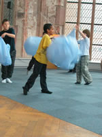 La danse aux sacs. Photo : F. Hauwelle