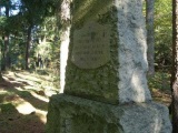 Col du Sattel (C1): le monument à la mémoire des 47è, 64è, et 68è Bataillons de Chasseurs à Pied. 