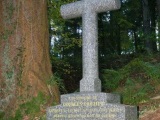 Croix en granit de l'aspirant Georges Crozier (C8). 