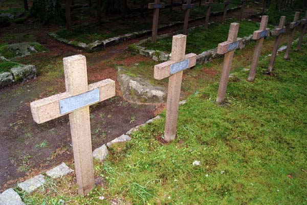 Le cimetière français Duchesne. Tombes.