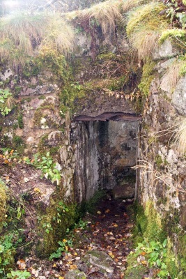 la Roche du Corbeau (Rabenfelsen) : entrée de la chambre de tir.