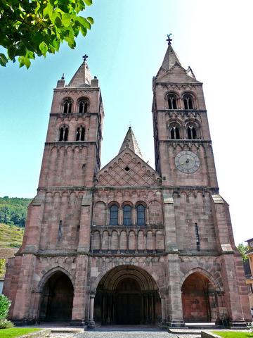 Église Saint-Léger : façade principale