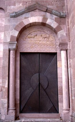 Saint-Léger de Murbach : portail méridional du croisillon sud du transept.