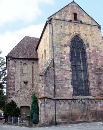 La collégiale Saint-Michel-et-Saint-Gangolphe : Le chœur et le chevet plat. 