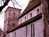 La collégiale Saint-Michel-et-Saint-Gangolphe : Partie sud de la nef et du bas-coté.