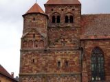 L'église abbatiale Saint-Etienne de Marmoutier : façade sud du porche roman. 