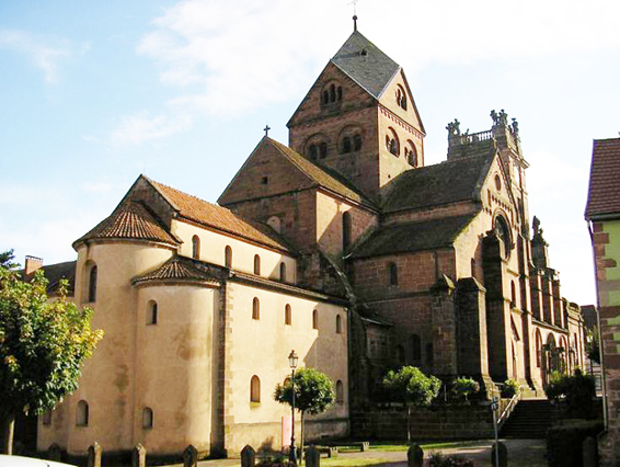 Neuwiller-lès-Saverne : l’église abbatiale Saints-Pierre-et-Paul.La partie orientale et le chevet.