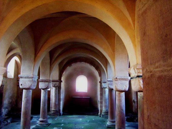 Neuwiller-lès-Saverne : l’église Saints-Pierre-et-Paul : la crypte.