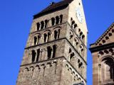 Gueberschwihr : la tour romane de l’église Saint-Pantaléon.