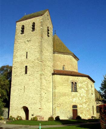 Saint-Pierre-et-Saint-Paul d'Ottmarsheim : vue sur la tour-porche.