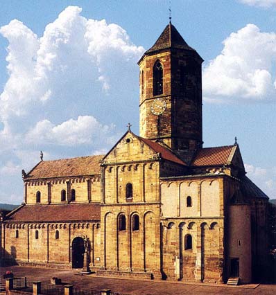 Eglise Saints-Pierre-et-Paul de Rosheim : vue générale, flanc sud  et chevet de l’édifice.