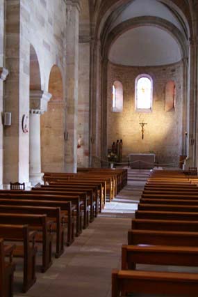 Eglise Saints-Pierre-et-Paul de Rosheim : chapiteau du portail sud.