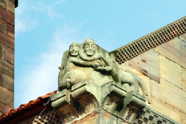 Eglise Saints-Pierre-et-Paul de Rosheim : cul de lampe à la retombée des ogives de la nef. 