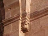 Eglise Saints-Pierre-et-Paul de Rosheim : la croisée du transept et les consoles des ogives. Détail d’une console.