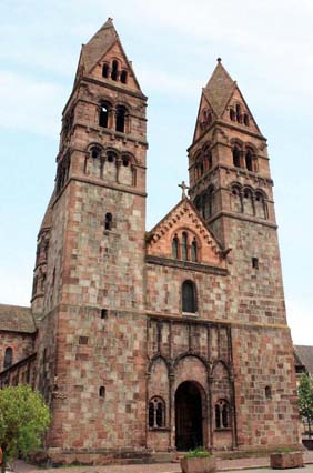 Sélestat, église Sainte-Foy : vue générale de la façade occidentale.  