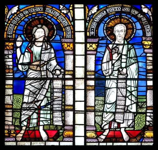 Transept Nord, fenêtre de gauche : saint Jean Baptiste et saint Jean l'Evangéliste (3e quart XIIe)