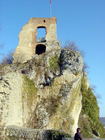 Château supérieur : rocher portant le logis