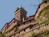 Ensemble donjon-château supérieur vu depuis l’avant-château 