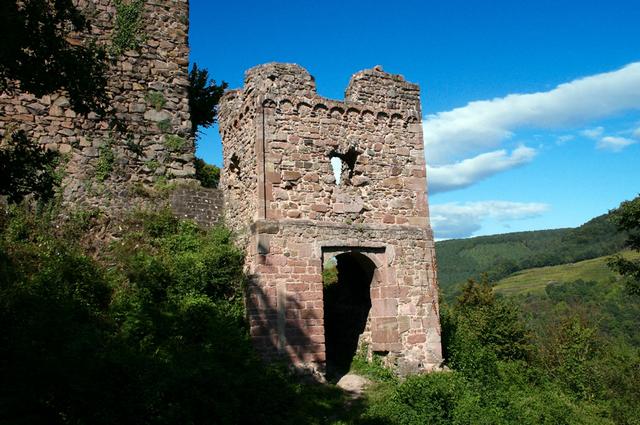 Château de Hugstein : tour-porte d’entrée Renaissance