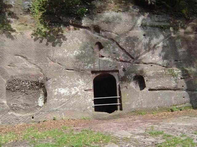 Grand Wasigenstein : falaise - fossé est