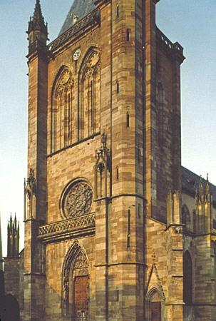 Niederhaslach : collégiale Saint-Florent, façade occidentale