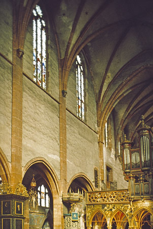 Strasbourg : église Saint-Pierre-le-Jeune, vue de la nef vers le chœur