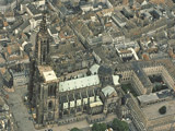 Strasbourg : cathédrale Notre-Dame, vue aérienne