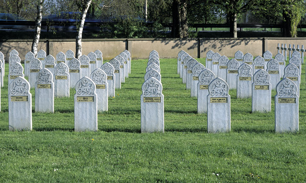 ﻿Strasbourg : nécropole nationale - tombes de soldats musulmans 