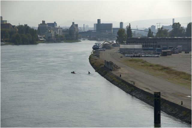 Huningue : Rhin et passerelle des Trois Pays