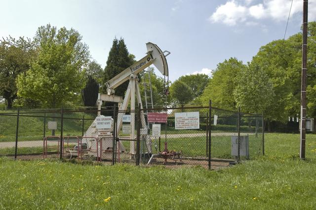   Puits de pétrole à Pechelbronn : une industrie extractive et de transformation ancienne 