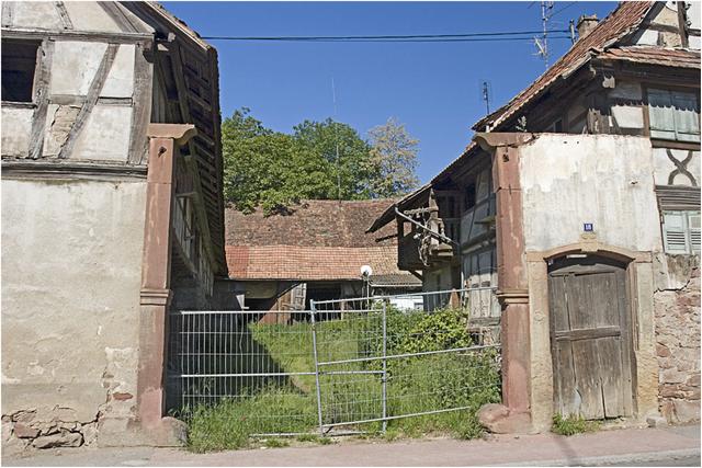 Lampertheim : habitat rural ancien délabré