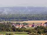 Plaine d’Alsace et collines du Sundgau : clocher de Berrwiller et tours de Mulhouse