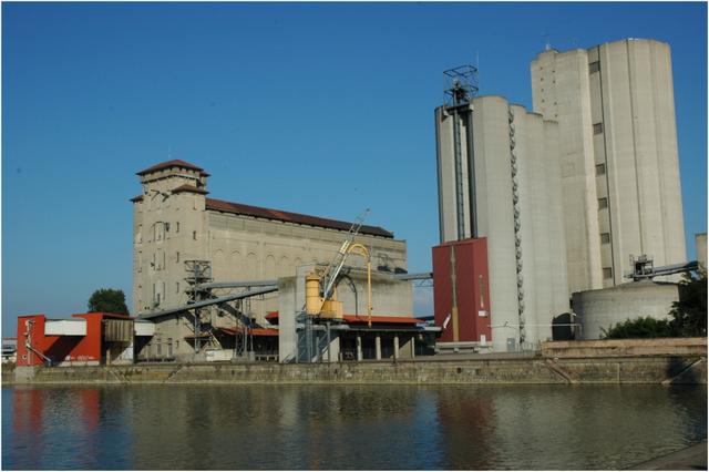 Strasbourg : port du Rhin - silos