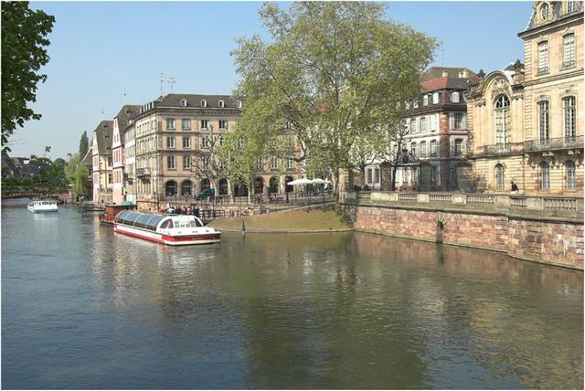 Strasbourg : embarcadère des bateaux mouches