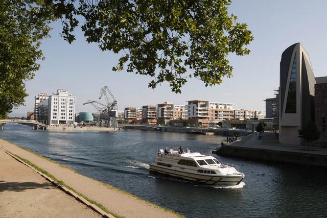 Strasbourg : bassin Austerlitz et nouveau quartier Rivétoile