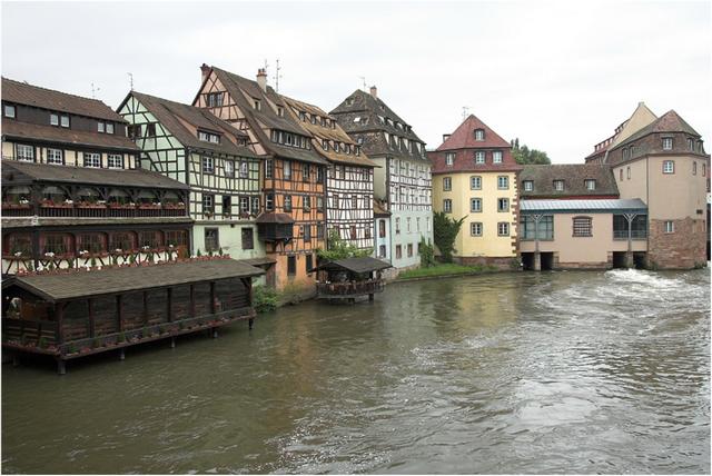 Strasbourg : Petite France - berges de l’Ill