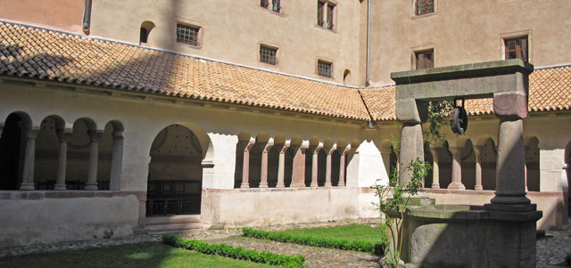 Strasbourg : église Saint-Pierre-le-Jeune - cloître