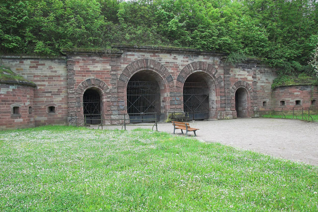 Strasbourg : porte de guerre - vue extérieure