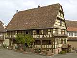 Schnersheim : intérieur d'une cour de ferme