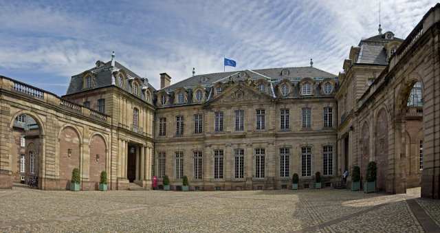 Strasbourg : palais des Rohan - cour d'honneur