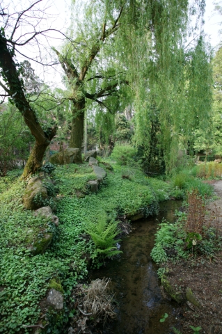 Obernai : parc de la Leonardsau - rocaille et rivière anglaise