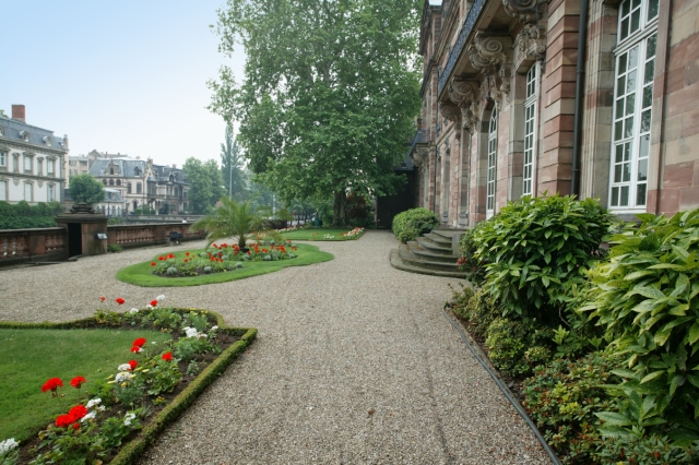 Strasbourg : hôtel de la préfecture - jardin