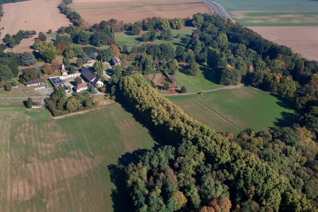 Ostheim : château de Schoppenwihr - vue aérienne