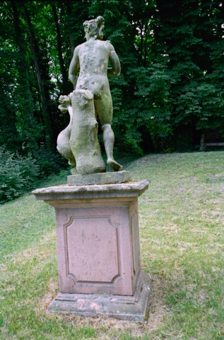 Ribeauvillé : château des Ribeaupierre - statue de Vénus