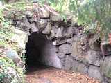 Guebwiller : jardin de la maison Bourcart - grotte de rocaille