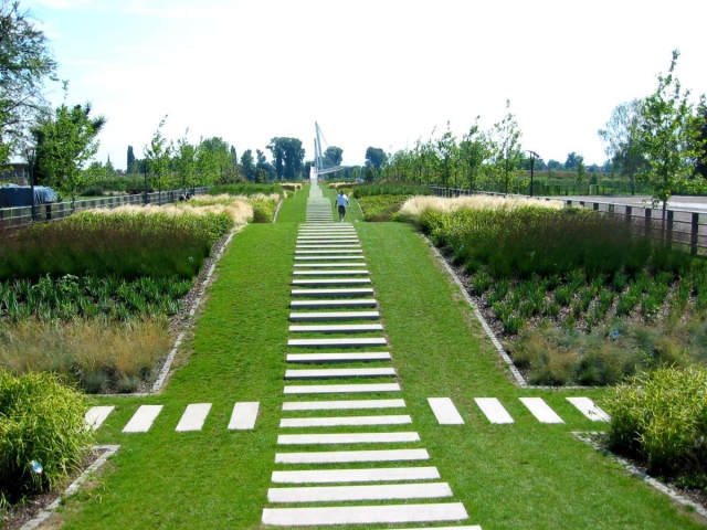 Strasbourg : Jardin des deux rives - allée