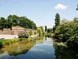 Strasbourg : parc de la Citadelle - perspective du fossé 