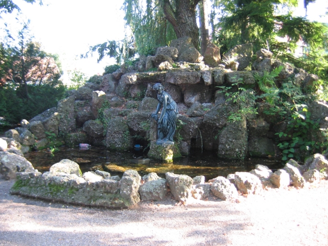 Guebwiller : parc de la Marseillaise - fontaine de la nymphe à la source